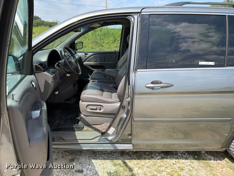 image for item FT6138 2009 Honda Odyssey van