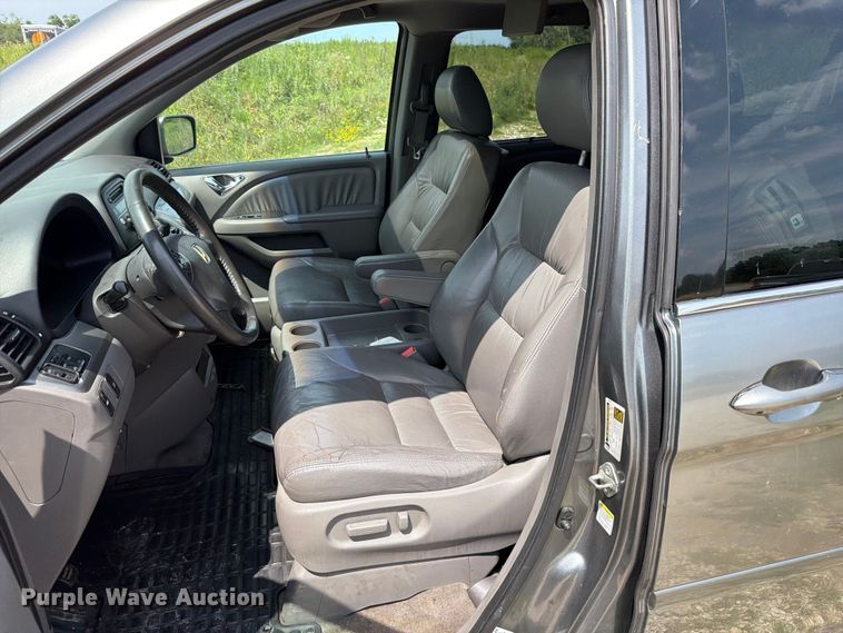 image for item FT6138 2009 Honda Odyssey van