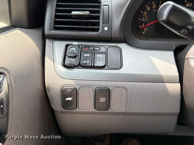 image for item FT6138 2009 Honda Odyssey van