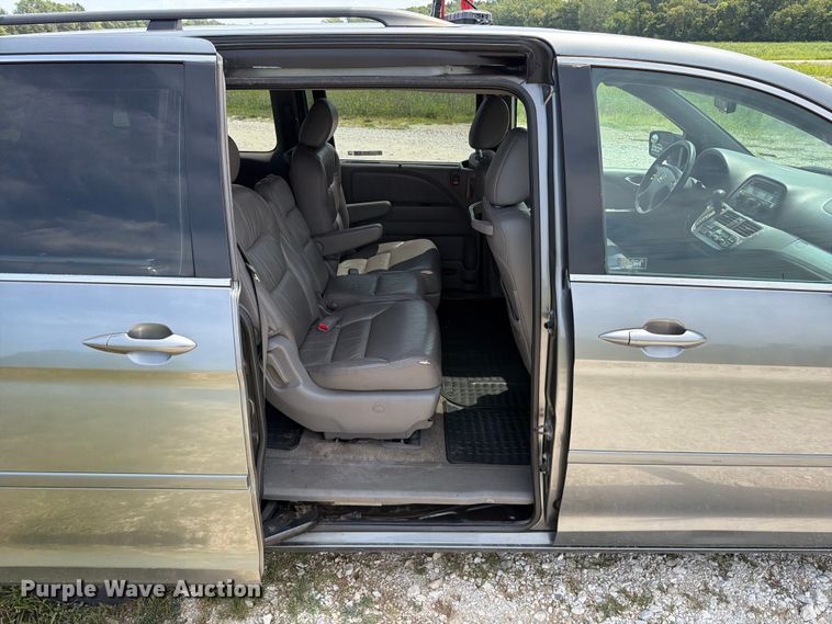 image for item FT6138 2009 Honda Odyssey van