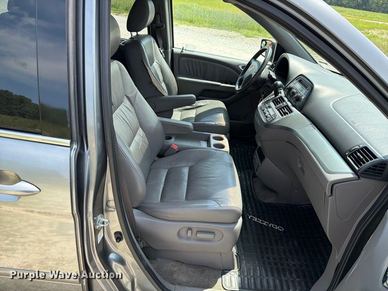 image for item FT6138 2009 Honda Odyssey van