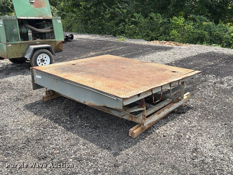 image for item FT6166 Post-Trac loading dock