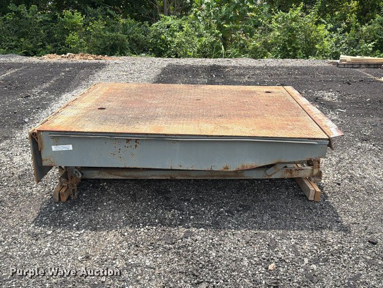 image for item FT6166 Post-Trac loading dock