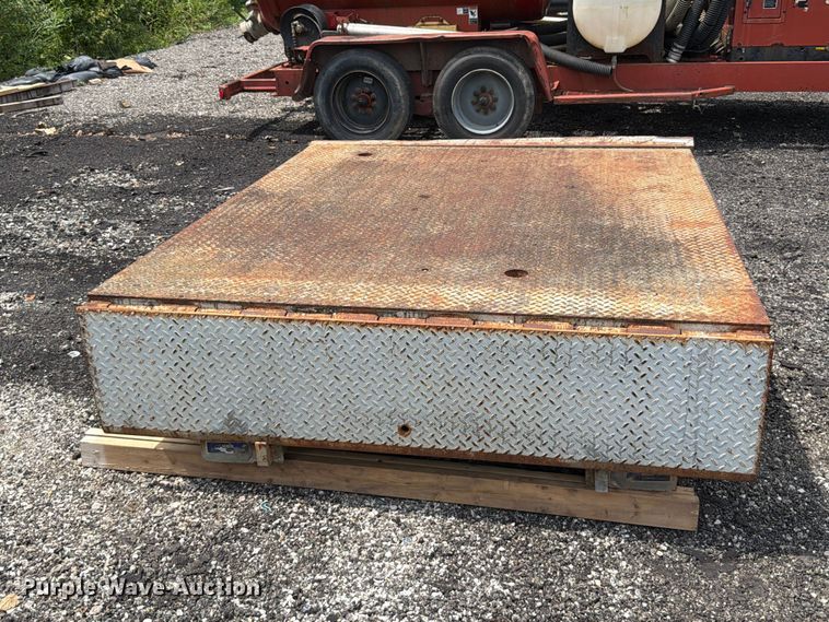 image for item FT6166 Post-Trac loading dock