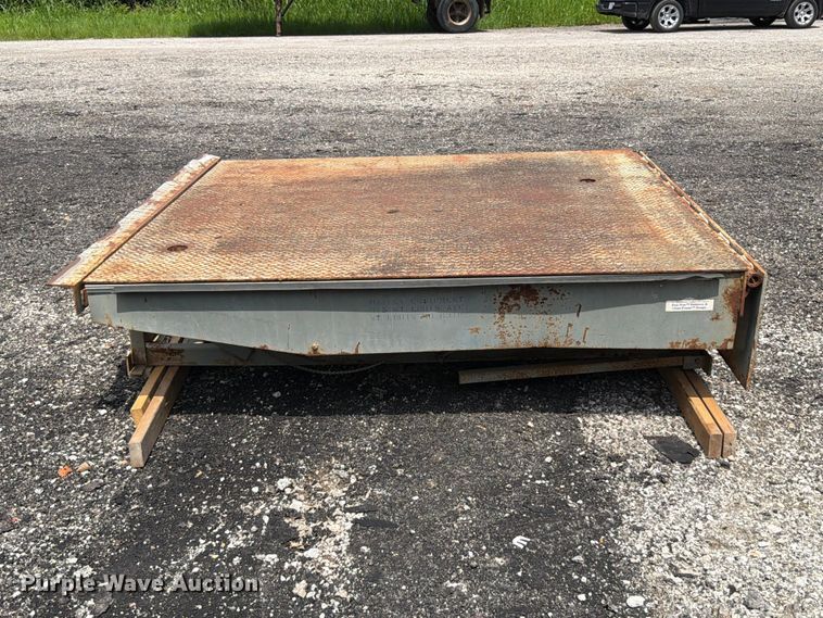 image for item FT6166 Post-Trac loading dock