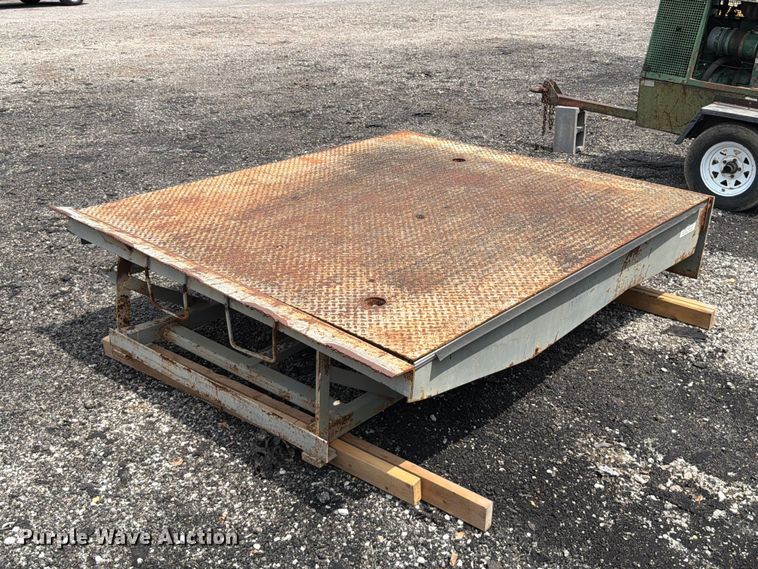 image for item FT6166 Post-Trac loading dock