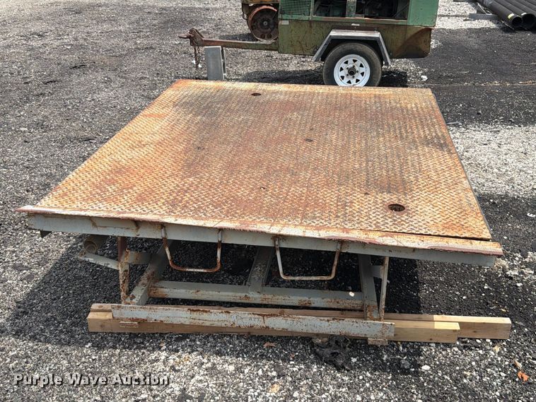 image for item FT6166 Post-Trac loading dock