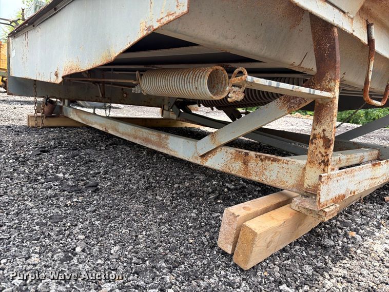 image for item FT6166 Post-Trac loading dock