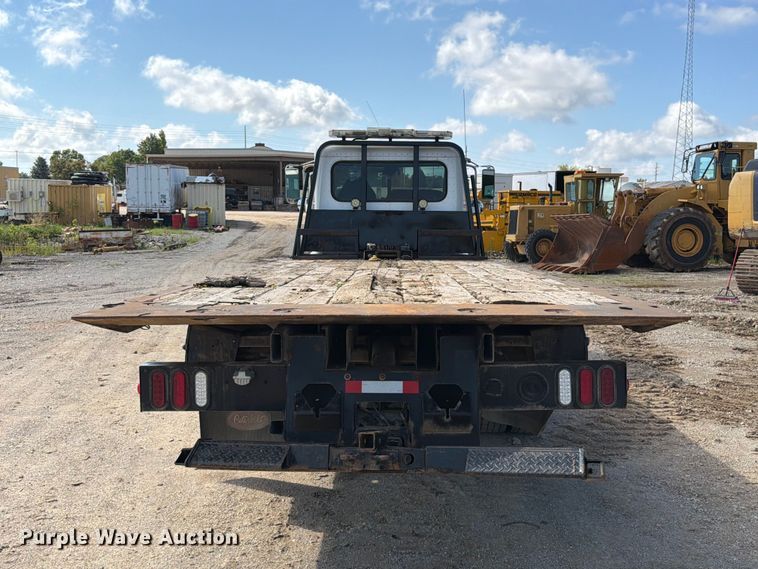 image for item FT6175 2008 Peterbilt 325 rollback truck