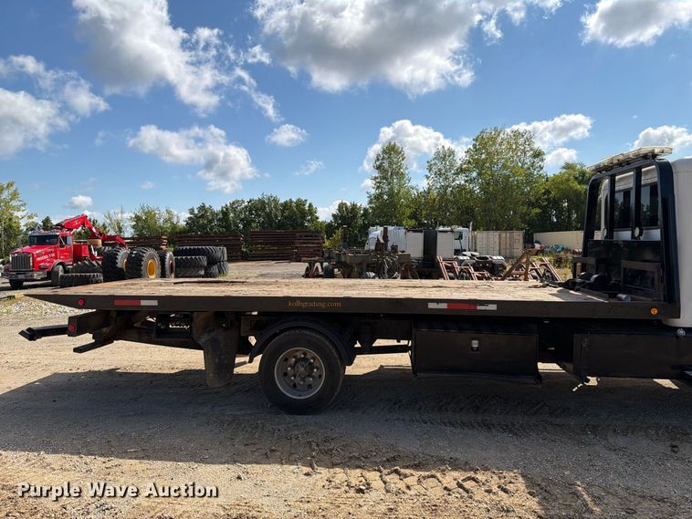 image for item FT6175 2008 Peterbilt 325 rollback truck