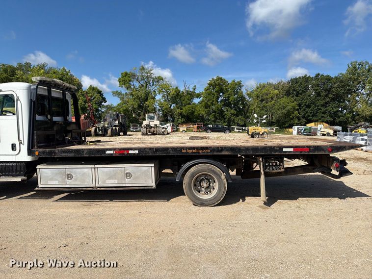 image for item FT6175 2008 Peterbilt 325 rollback truck