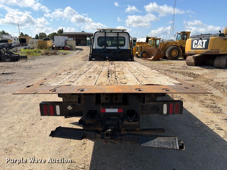 image for item FT6175 2008 Peterbilt 325 rollback truck