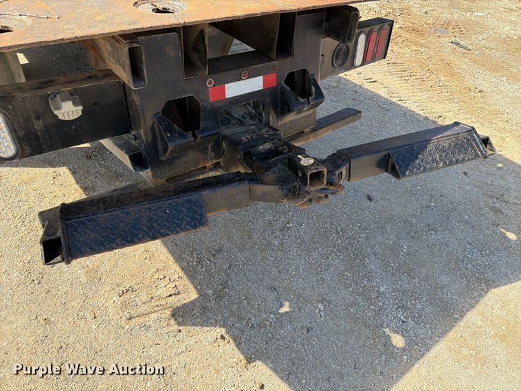 image for item FT6175 2008 Peterbilt 325 rollback truck