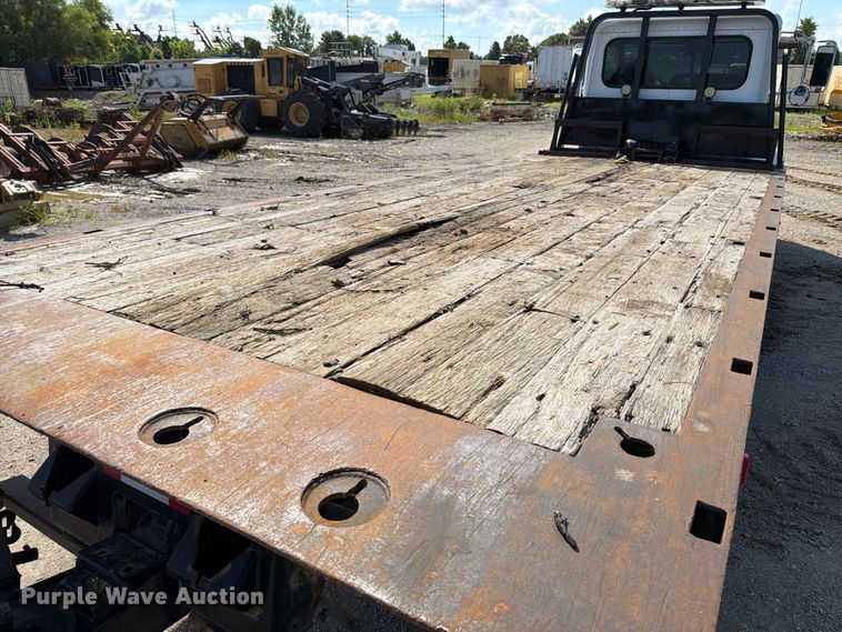 image for item FT6175 2008 Peterbilt 325 rollback truck