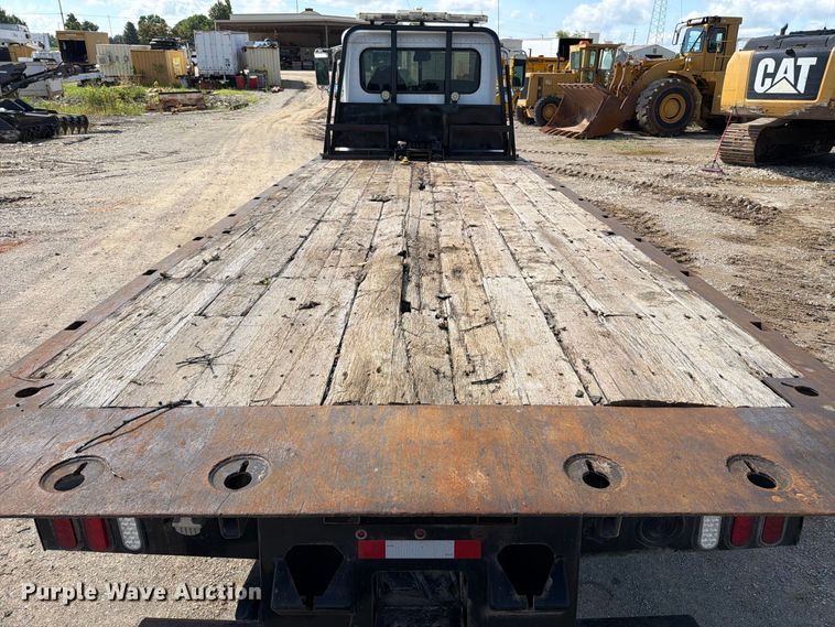 image for item FT6175 2008 Peterbilt 325 rollback truck