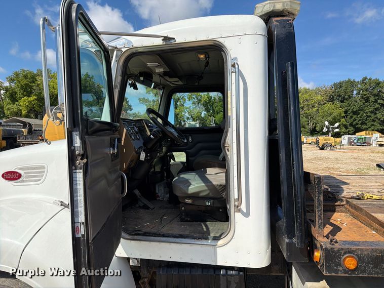 image for item FT6175 2008 Peterbilt 325 rollback truck