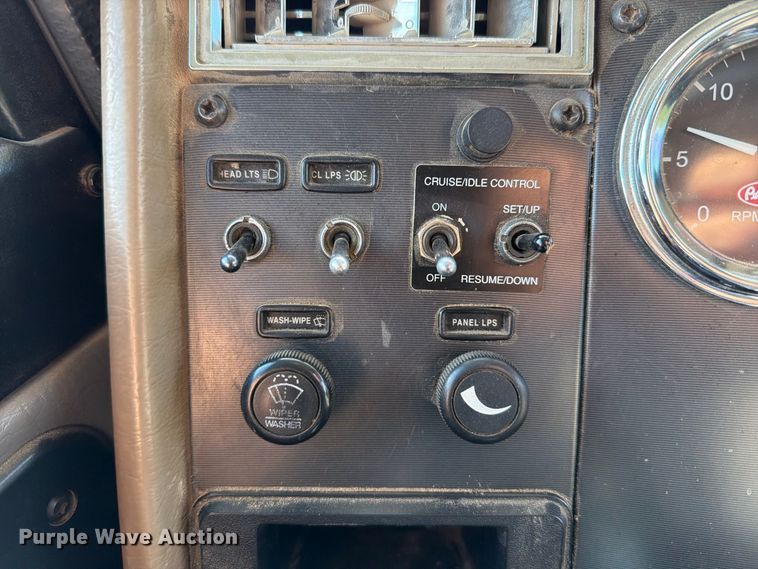 image for item FT6175 2008 Peterbilt 325 rollback truck