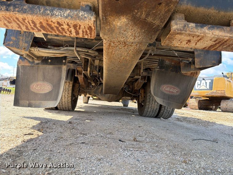 image for item FT6175 2008 Peterbilt 325 rollback truck