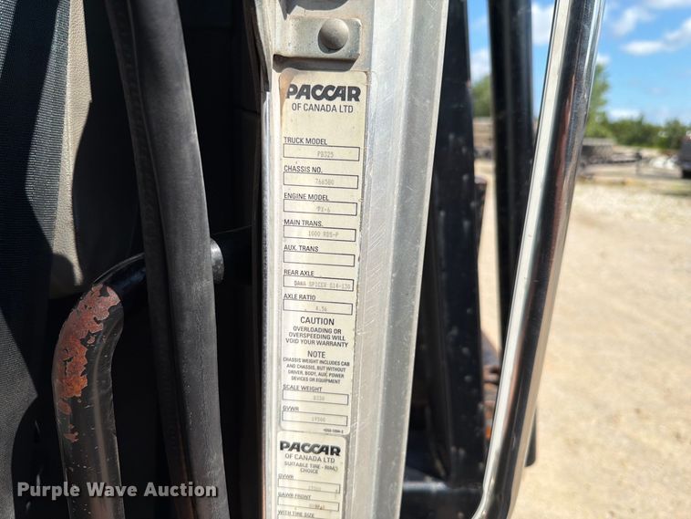 image for item FT6175 2008 Peterbilt 325 rollback truck