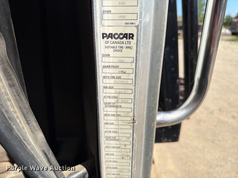 image for item FT6175 2008 Peterbilt 325 rollback truck