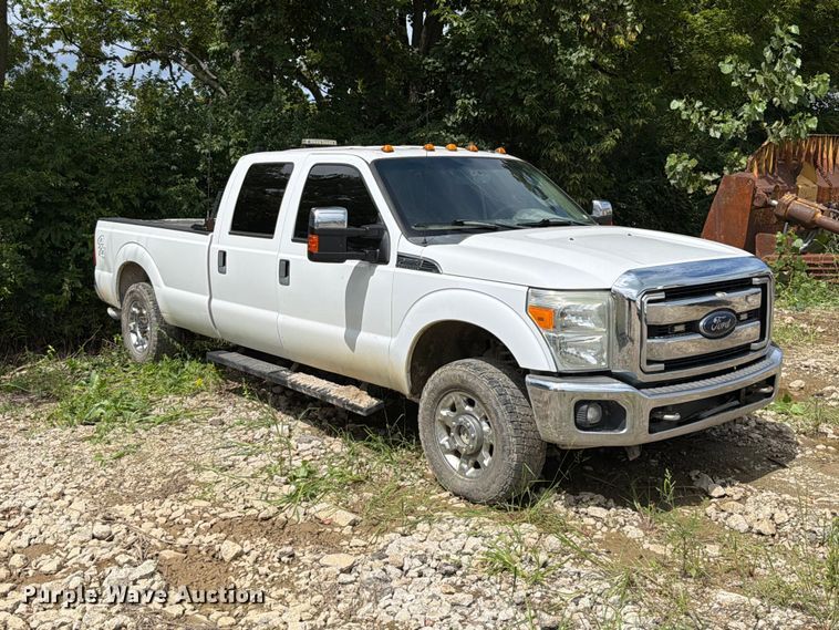 image for item FT6176 2015 Ford F250 Super Duty XLT Crew Cab pickup truck