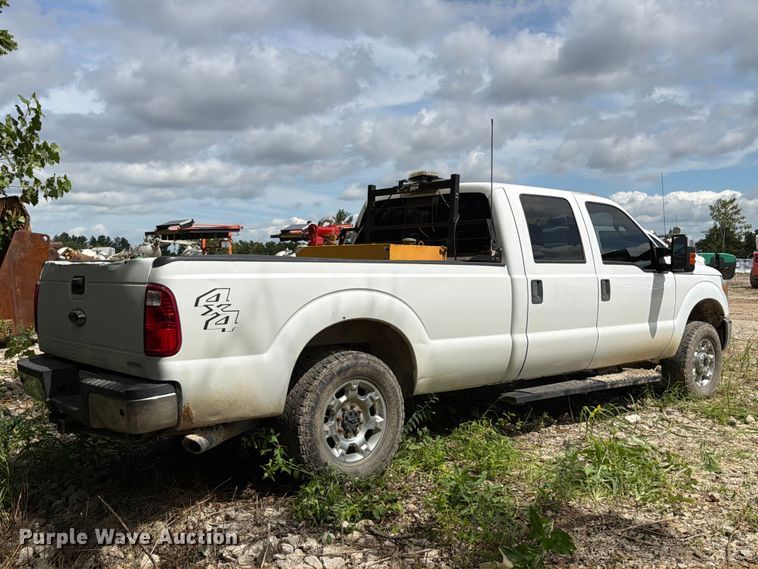 image for item FT6176 2015 Ford F250 Super Duty XLT Crew Cab pickup truck