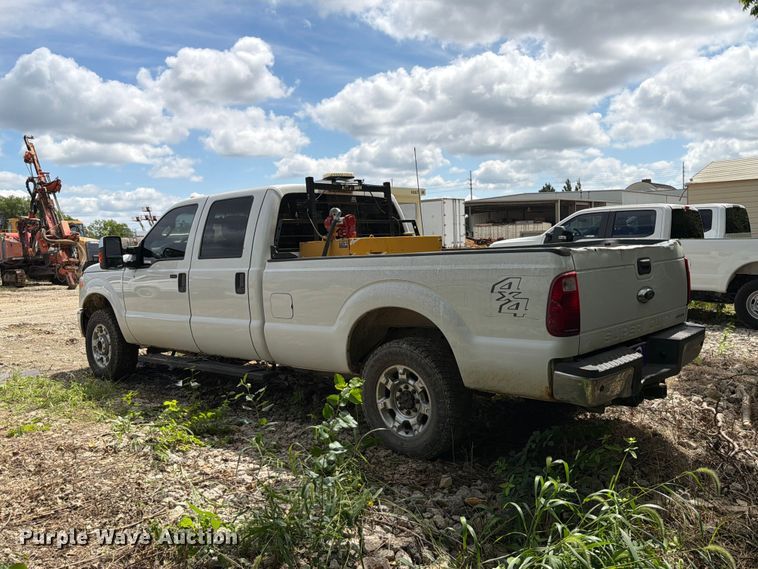 image for item FT6176 2015 Ford F250 Super Duty XLT Crew Cab pickup truck