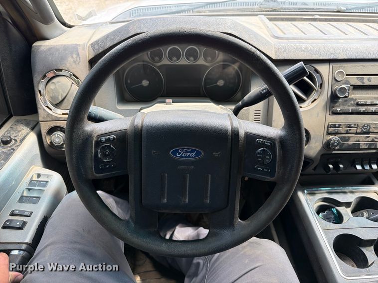 image for item FT6176 2015 Ford F250 Super Duty XLT Crew Cab pickup truck