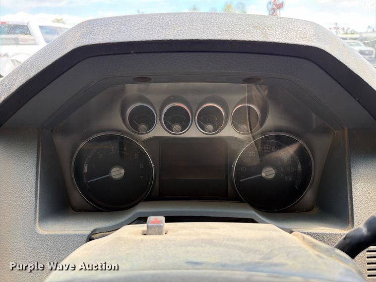 image for item FT6176 2015 Ford F250 Super Duty XLT Crew Cab pickup truck