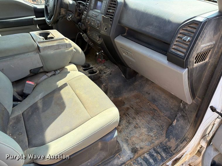 image for item FT6177 2018 Ford F150 XL Crew Cab pickup truck