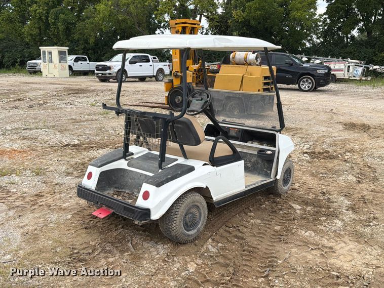 image for item FT6179 2001 Club Car golf cart