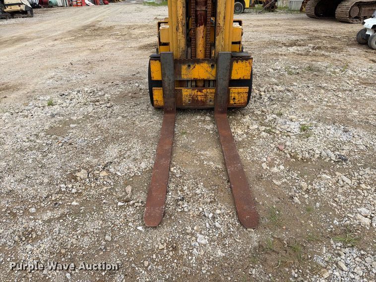 image for item FT6181 Yale forklift