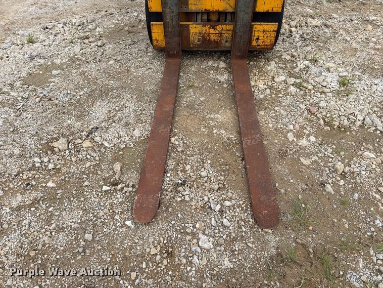 image for item FT6181 Yale forklift