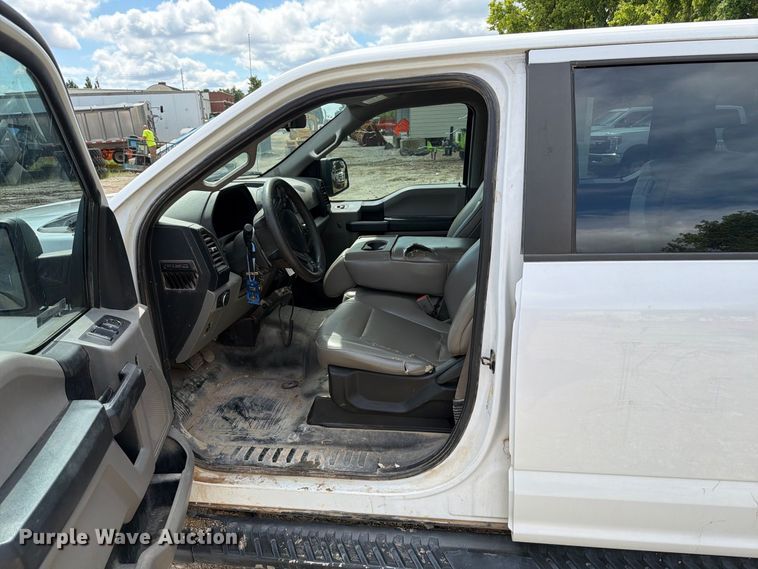 image for item FT6182 2018 Ford F150 XL Crew Cab pickup truck