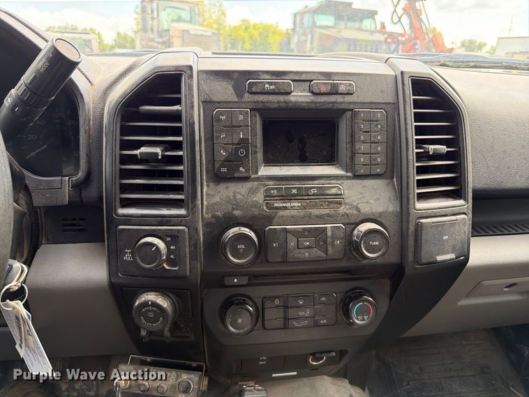 image for item FT6182 2018 Ford F150 XL Crew Cab pickup truck