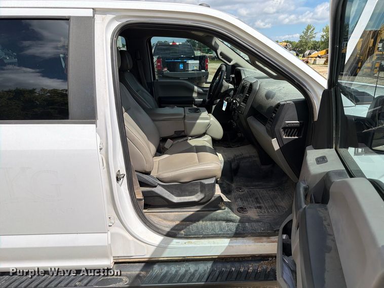 image for item FT6182 2018 Ford F150 XL Crew Cab pickup truck