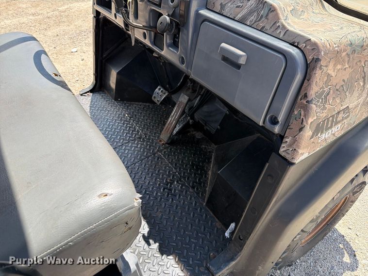 image for item FT6195 2003 Kawasaki Mule 3010 utility vehicle
