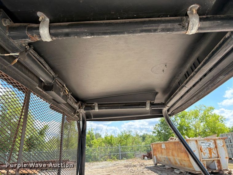 image for item FT6195 2003 Kawasaki Mule 3010 utility vehicle