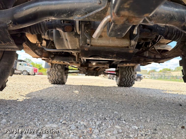 image for item FT6195 2003 Kawasaki Mule 3010 utility vehicle