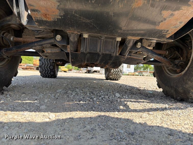 image for item FT6195 2003 Kawasaki Mule 3010 utility vehicle