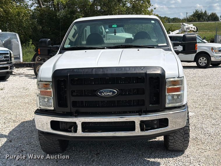image for item FT6198 2008 Ford F350 Super Duty pickup truck