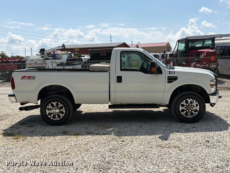 image for item FT6198 2008 Ford F350 Super Duty pickup truck