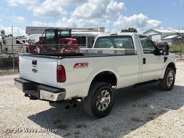 image for item FT6198 2008 Ford F350 Super Duty pickup truck