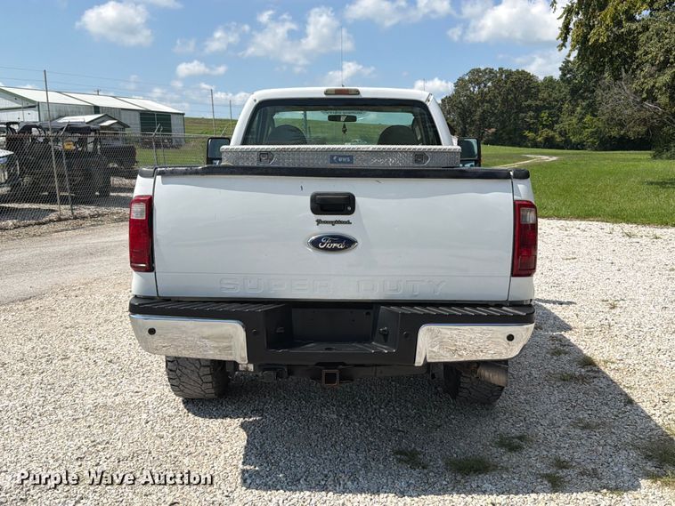 image for item FT6198 2008 Ford F350 Super Duty pickup truck