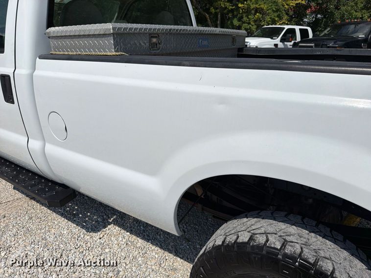 image for item FT6198 2008 Ford F350 Super Duty pickup truck