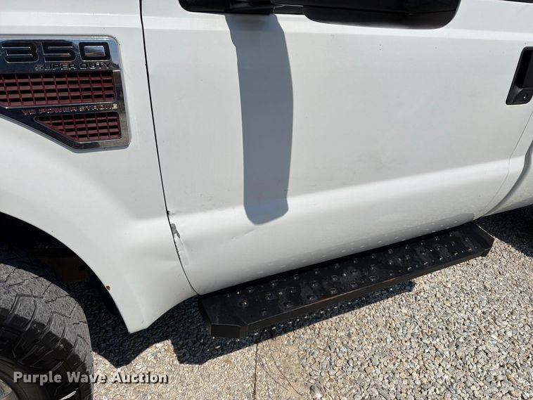 image for item FT6198 2008 Ford F350 Super Duty pickup truck