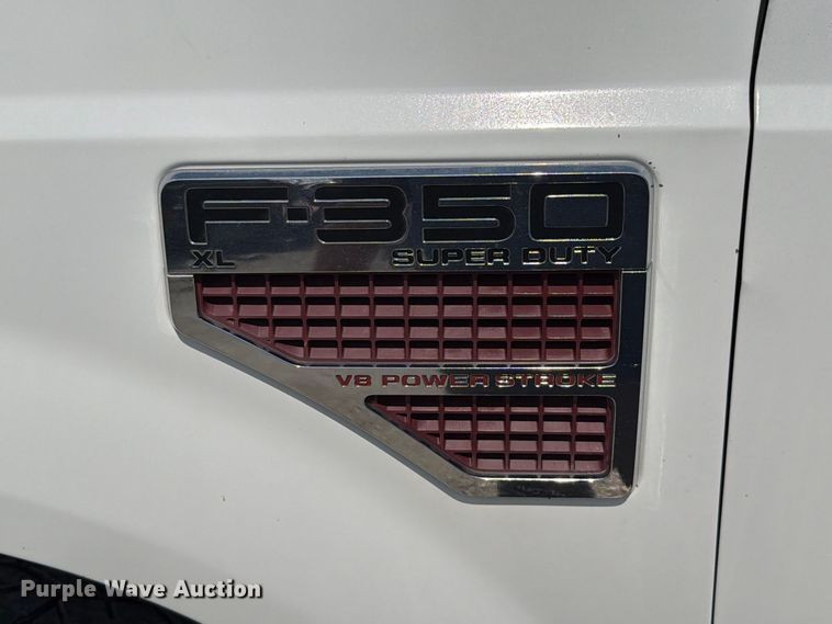image for item FT6198 2008 Ford F350 Super Duty pickup truck
