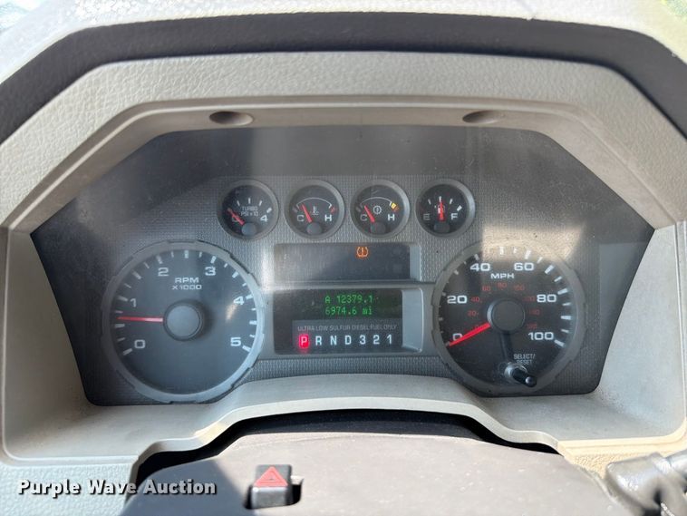 image for item FT6198 2008 Ford F350 Super Duty pickup truck