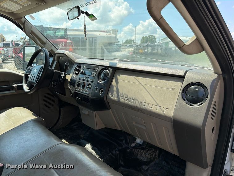 image for item FT6198 2008 Ford F350 Super Duty pickup truck