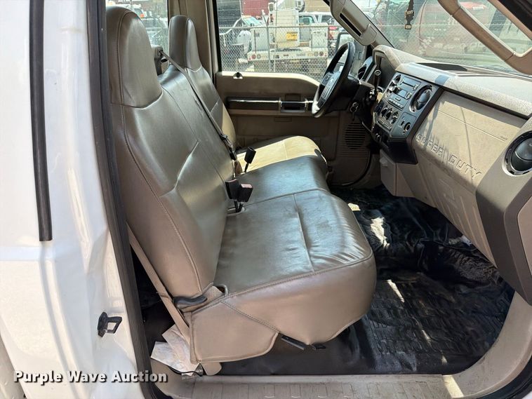 image for item FT6198 2008 Ford F350 Super Duty pickup truck